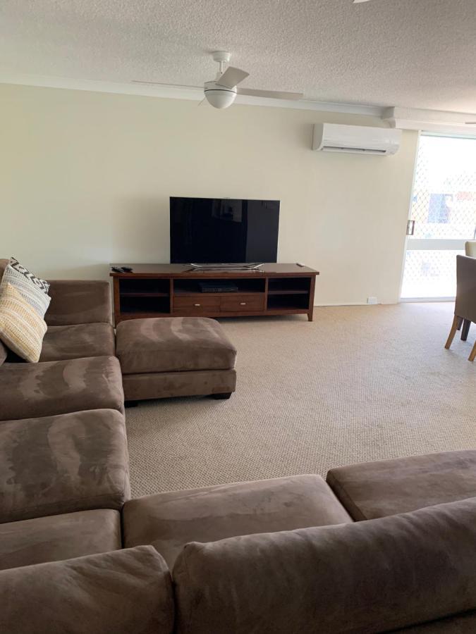 Pacific Regis Beachfront Holiday Apartments Gold Coast Exterior photo