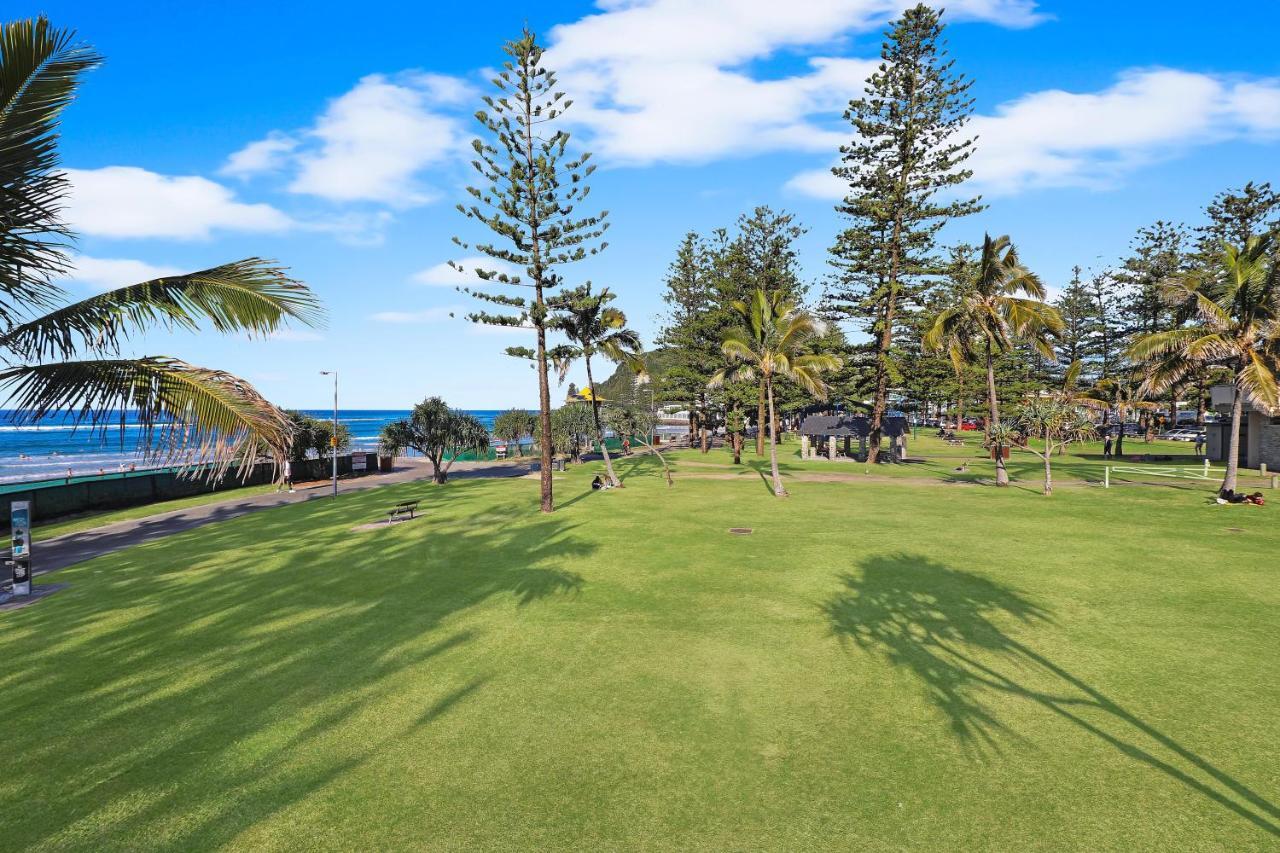 Pacific Regis Beachfront Holiday Apartments Gold Coast Exterior photo